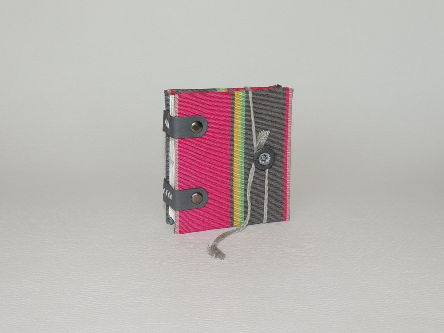 Carnet d'artiste, papier aquarelle 100% coton, 8x9cm